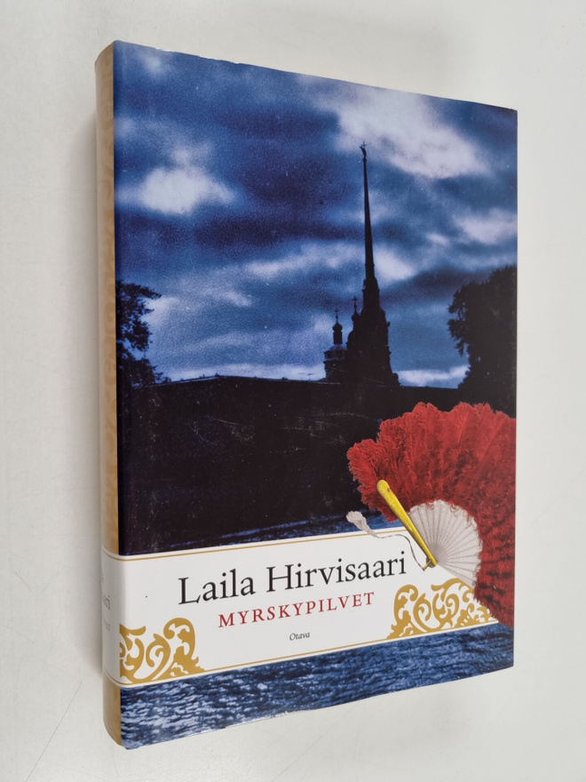 Laila Hirvisaari : Myrskypilvet