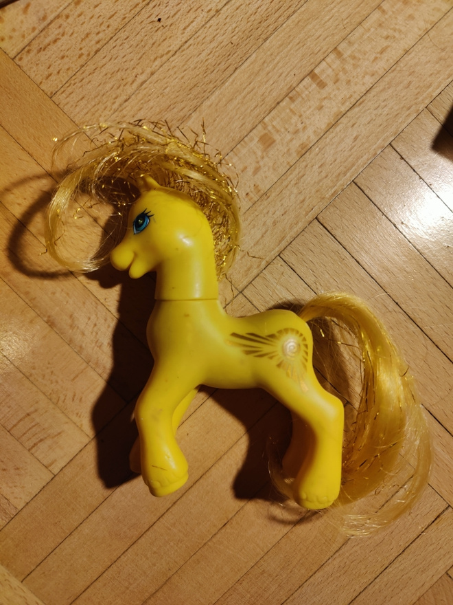 My little pony G2 Princess golden light