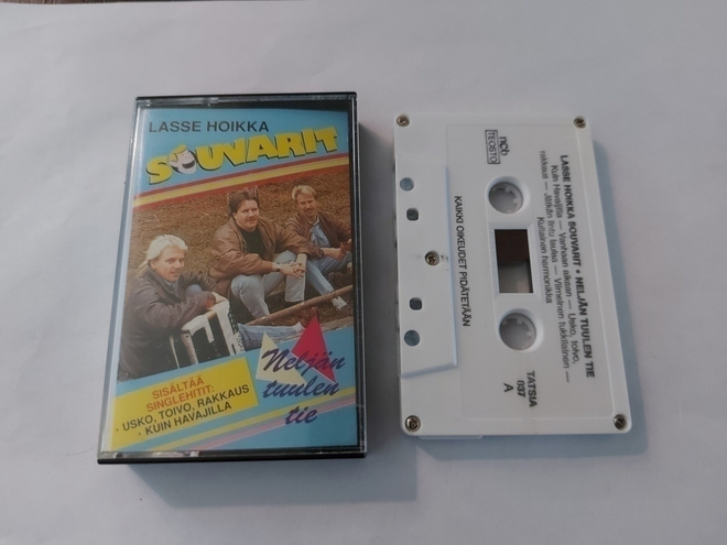 LASSE HOIKKA & SOUVARIT - NELJÄN TUULEN TIE c-kasetti