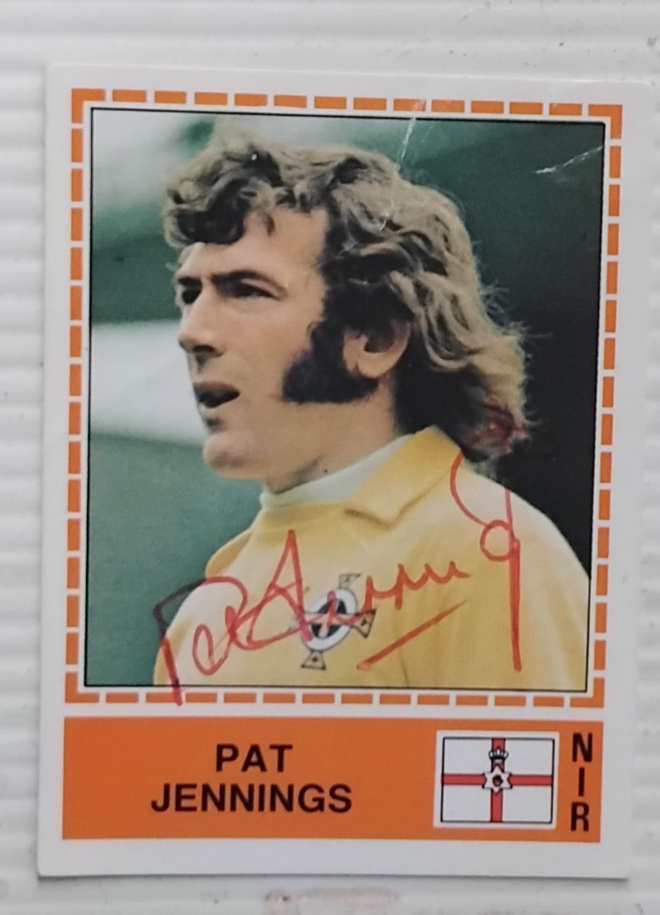 Pat Jennings PIrlanti signed