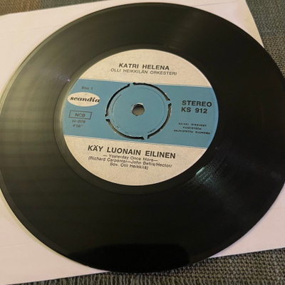 KATRI HELENA: Käy luonain eilinen * Tekokukkia. * FIN 1973