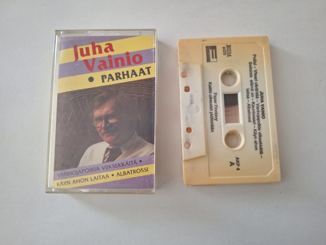 JUHA VAINIO - PARHAAT c-kasetti ( mm. POLIISI )