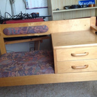 Puhelinpenkki. Kyniä. Ja paljon muuta, ja MBnPölykapseli. - pikkukuva 1