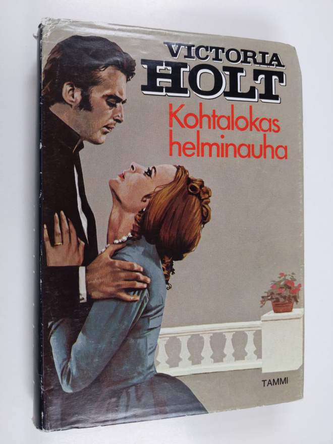 Victoria Holt : Kohtalokas helminauha