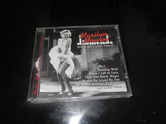 Marilyn Monroe– Diamonds Are A Girl's Best Friend