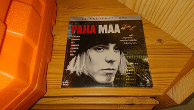 Paha Maa DVD Leffapokkari