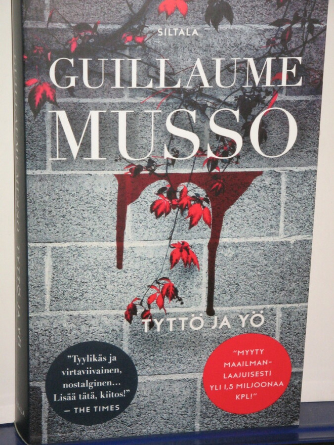 Guillaume Musso : TYTTÖ JA YÖ