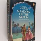 Mary Margaret Kaye : Shadow of the moon - pikkukuva 1