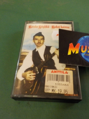 KAUKO RÖYHKÄ - KAKSI KOIRAA C-KASETTI