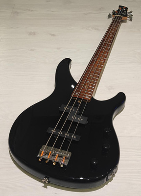 Yamaha TRBX174 Basso