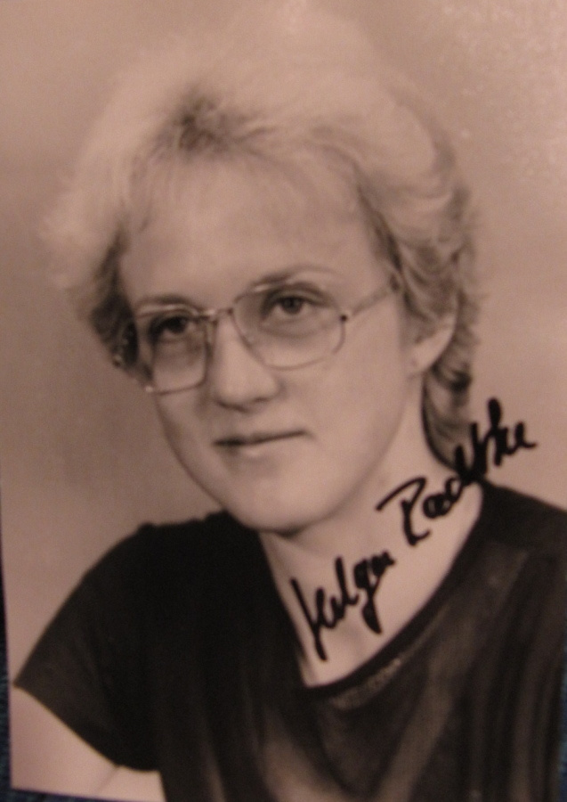 Helga Radtke nimikirjoitus kortissa