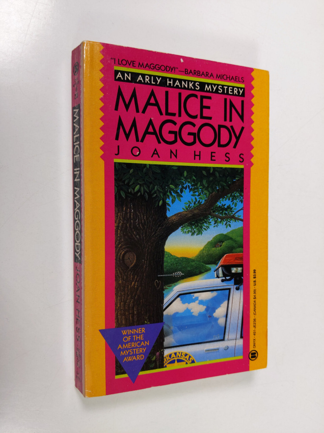 Joan Hess : Malice in Maggody