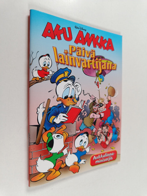 Carl Barks : Päivä lainvartijana