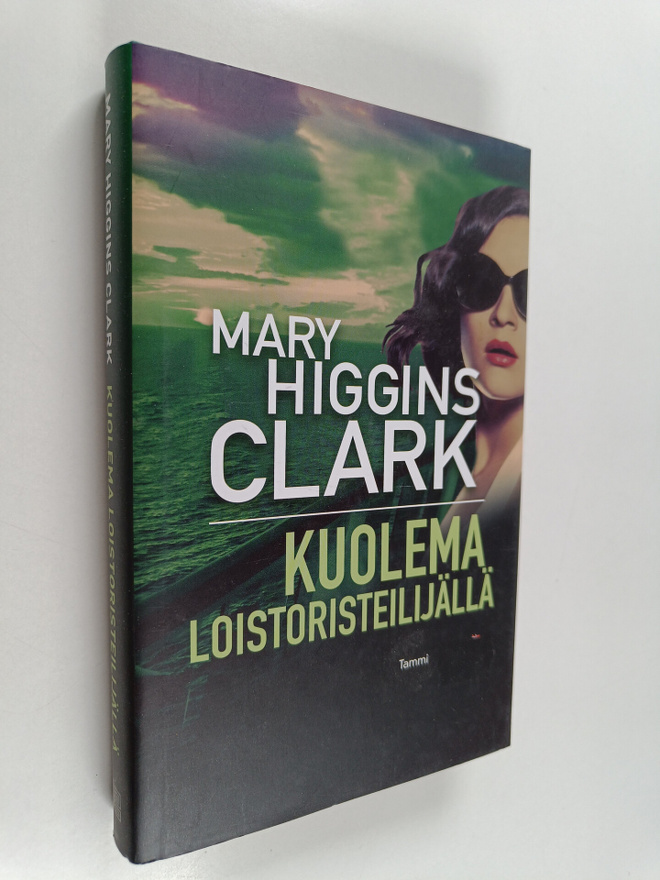 Mary Higgins Clark : Kuolema loistoristeilijällä