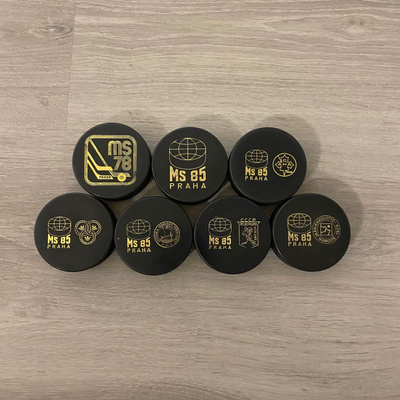 Jääkiekko MM-Kilpailut Praha 1978 & 1985. 9 € kpl.