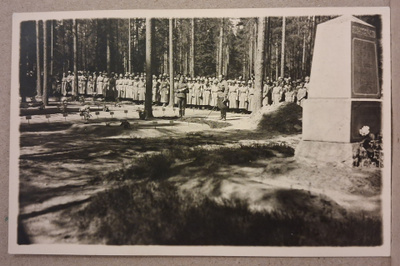 Paltamo: Sankarihaudalla *** (944)