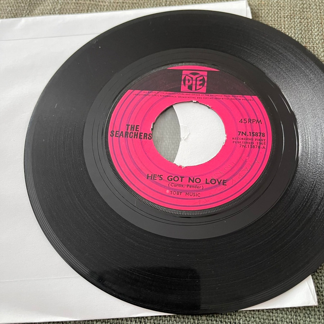 THE SEARCHERS: He’s Got No Love * So Far Away * UK 1965