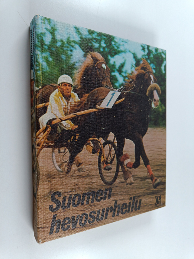 Simo (toim.) Ristonmaa : Suomen hevosurheilu