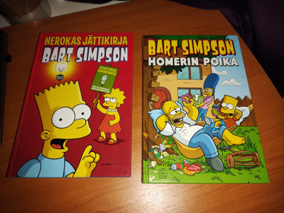 Simpsons kirjat 3 kpl + sarjakuvalehdet 2 kpl