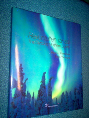 Pirttimaa, Valtaoja: Revontulten tanssi (1.p.2011) Sis.pk:t
