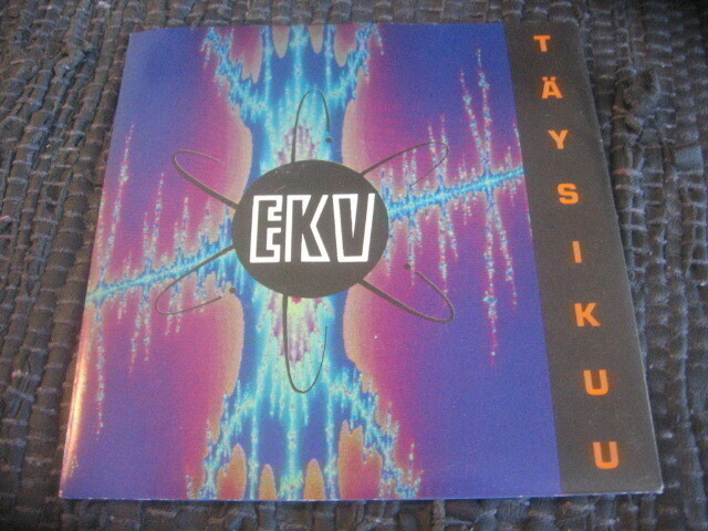 7" - EKV - Täysikuu / Ihana pieni tyttö