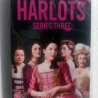 Harlots - paheen pesä, koko TV-sarja DVD - pikkukuva 3