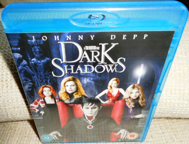 Dark Shadows Blu-ray (ei tekstitystä suomeksi)