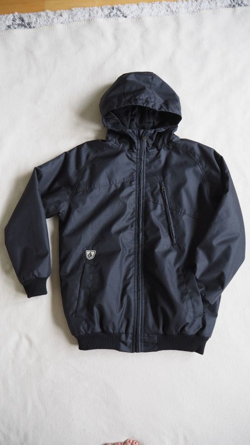 S-VOLCOM talvitakki, koko L/12, musta, LÄHES UUSI