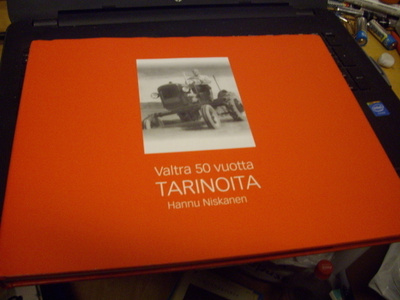Hannu Niskanen : Valtra 50 vuotta TARINOITA (1 p. 2000 )
