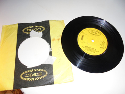 7" Argent-Hold Your Head Up / Keep On Rollin’