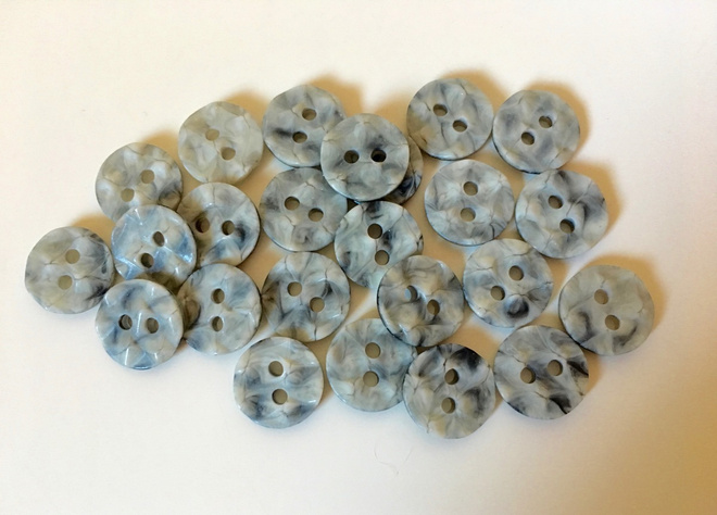 Laadukas, pieni MUOVI NAPPI marmoroitu, harmaa  Ø12mm