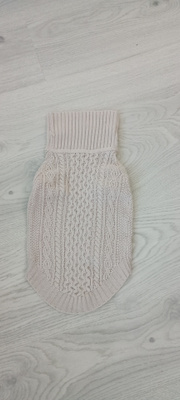 Valkoinen palmikkoneule hihoilla tyttökoiralle 35cm