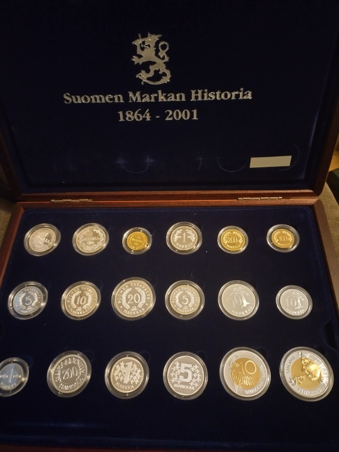 Suomen markan historia - 18 hopeamitalia