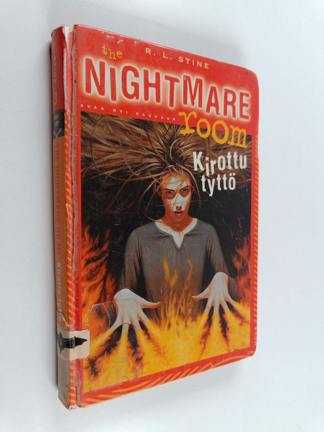 R. L. Stine : Kirottu tyttö