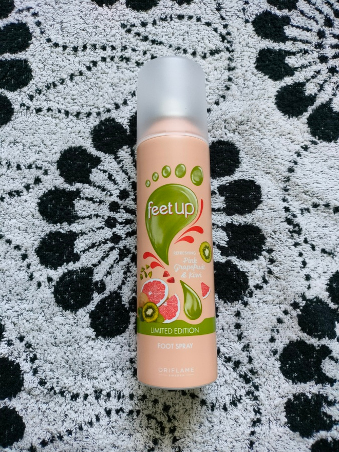 ~Oriflame Refreshing Pink Grapefruit & Kiwi -jalkasuihke