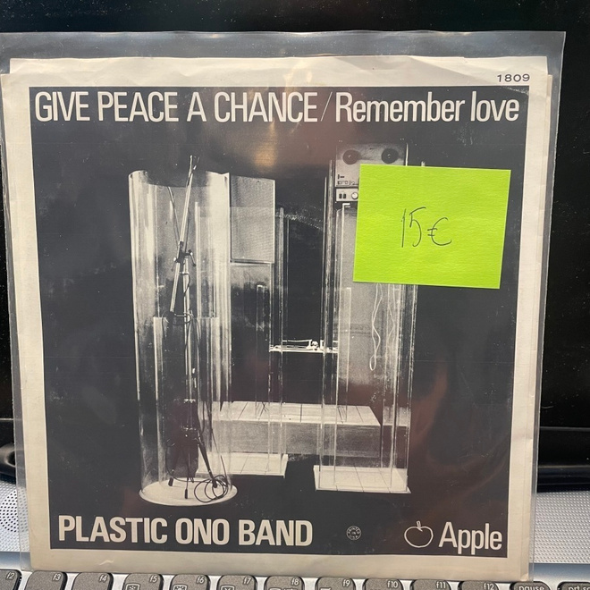 PLASTIC ONO BAND - Give Peace A Chance 7” single (Kanada)