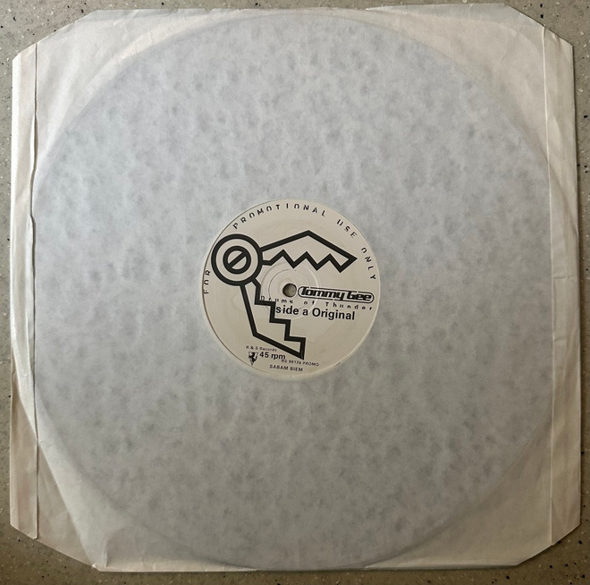 [12''] TOMMY GEE: DRUMS OF THUNDER (Original) (Breakbeat)