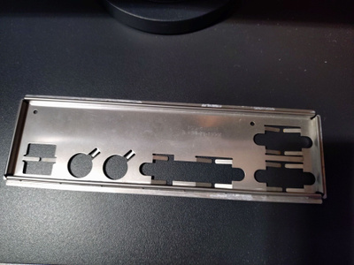 Compaq Deskpro emolevyn takapelti