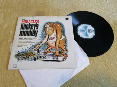 THE MIRACLES - Doin' Mickey's Monkey  LP