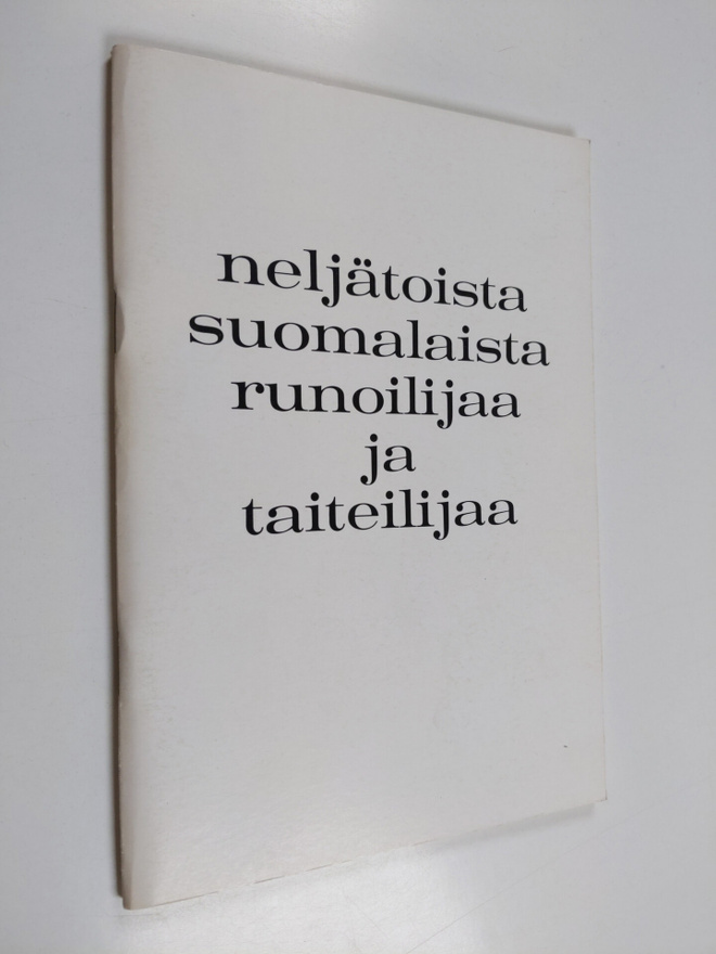 Leena Peltola : Neljätoista suomalaista runoilijaa ja tai...