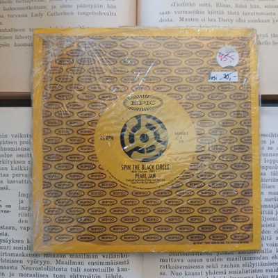 Pearl Jam - Spin the Black Circle (CDs)