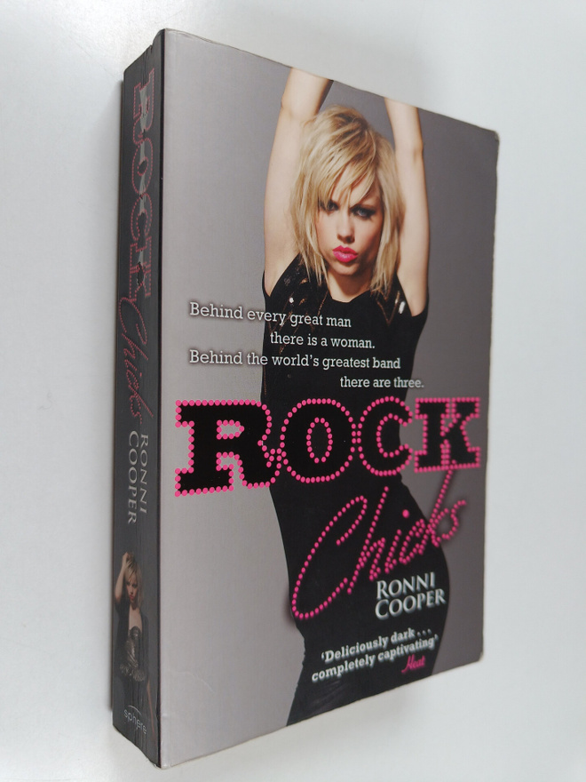 Ronni Cooper : Rock Chicks
