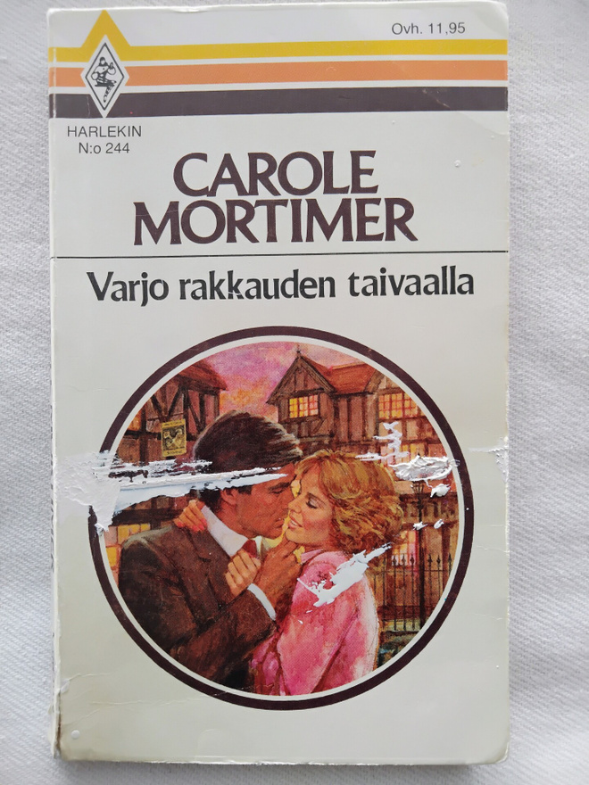 Varjo rakkauden taivaalla Harlekin - Carole Mortimer