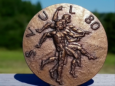 Pronssinen SVUL 80. Valmistajan leimalla. Halkaisija - 44 mm