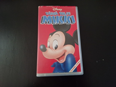 TÄSSÄ TULEE MIKKI - VHS kasetti