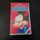 TÄSSÄ TULEE MIKKI - VHS kasetti - pikkukuva 1