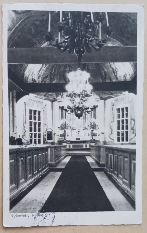 Uusikaarlepyy, kirkko sisältä, alttari, saarnastuoli p. 1935