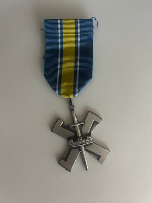 Myydään Itä-Kannaksen muistoristi