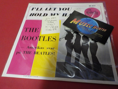 BOOTLES - I'LL LET YOU HOLD MY HAND M-/EX+ 7'' SINGLE
