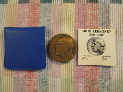 Urho Kekkonen 1900-1986 mitali /Raimo Heino 86.
